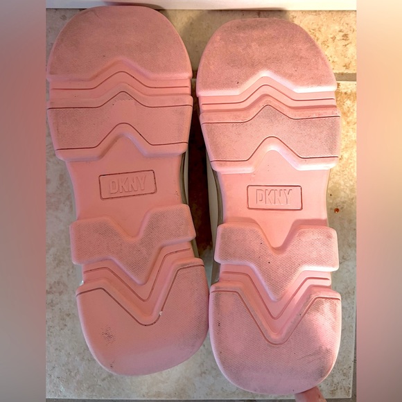 Dkny Women's Tokyo Lace-Up Zip Sneakers in White Rosewater Pink size 8. - Picture 11 of 12